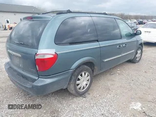 2005 Chrysler Town & Country Touring with VIN 2C4GP54L75R429550, listed as a IAAI auction lot 41947692 with 219,368 mi miles. Bid and sale history available at carsss.com. Image 4.
