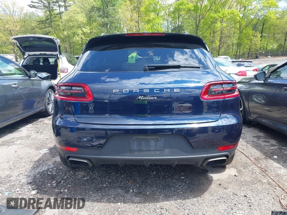 2018 Porsche Macan with VIN WP1AA2A57JLB02790, listed as a IAAI auction lot 42001685 with 59,313 mi miles. Bid and sale history available at carsss.com. Image 17.