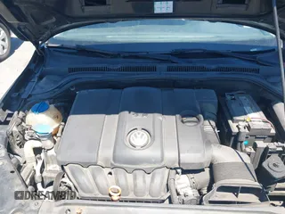 2011 Volkswagen Jetta SE with VIN 3VWDZ7AJ0BM372281, listed as a IAAI auction lot 42637020 with 194,195 mi miles and . Bid and sale history available at DreamBid. Image 10.