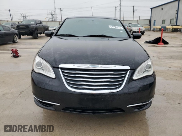 2013 Chrysler 200 Touring with VIN 1C3CCBBB4DN541984, listed as a Copart auction lot 44796925 with 54,346 mi miles and Clean Title. Bid and sale history available at DreamBid. Image 5.