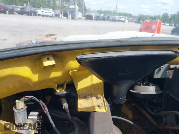 1977 Datsun 280ZX z VIN 000000HLS30400903, wystawiony jako IAAI lot #42094018 z przebiegiem Nie podano mil oraz . Historia ofert i sprzedaży dostępna na DreamBid. Obrazek 7.