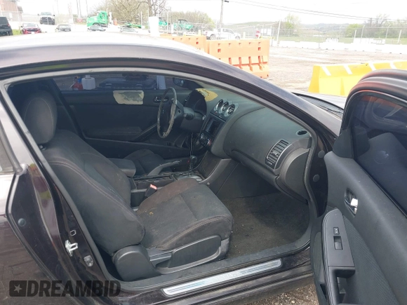 2013 Nissan Altima S with VIN 1N4AL2EP0DC172553, listed as a IAAI auction lot 41953948 with 127,715 mi miles and . Bid and sale history available at DreamBid. Image 5.