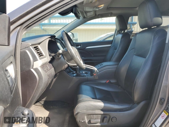 2017 Toyota Highlander XLE with VIN 5TDJZRFH5HS456984, listed as a Copart auction lot 50780025 with 113,287 mi miles and Salvage title. Bid and sale history available at DreamBid. Image 7.