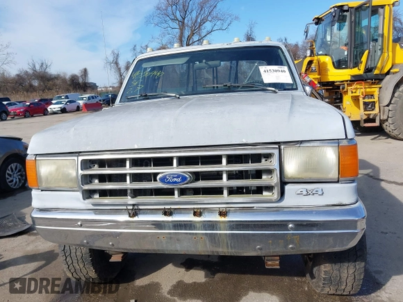 1988 Ford F-250 with VIN 1FTHF26H0JNA06718, listed as a IAAI auction lot 41530940 with 77,610 mi miles. Bid and sale history available at carsss.com. Image 12.