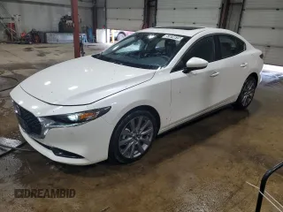 2025 Mazda 3 S Preferred z VIN JM1BPACM8S1775538, wystawiony jako Copart lot #57874615 z przebiegiem 851 mil mil oraz Czysty tytuł • Clean title. Historia ofert i sprzedaży dostępna na DreamBid. Obrazek 1.