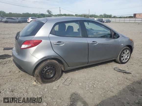 2014 Mazda 2 Sport z VIN JM1DE1KZ5E0183858, wystawiony jako Copart lot #56530305 z przebiegiem 98 347 mil mil oraz Czysty tytuł • Clean title. Historia ofert i sprzedaży dostępna na DreamBid. Obrazek 3.