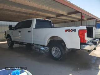 2018 Ford F-250 XL z VIN 1FT7W2B63JEC24474, wystawiony jako Copart lot #52757685 z przebiegiem 288 562 mil mil oraz Czysty tytuł • Clean title. Historia ofert i sprzedaży dostępna na DreamBid. Obrazek 2.