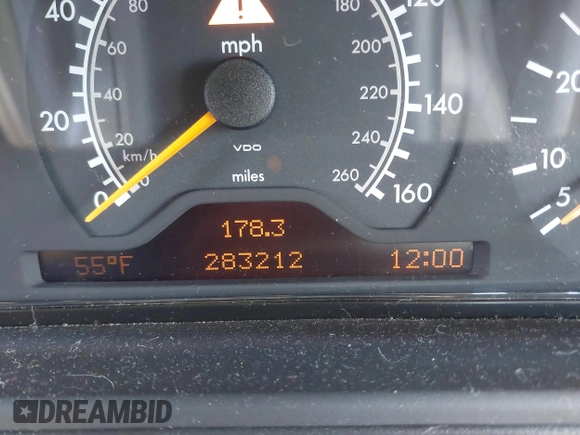1997 Mercedes-Benz E-Class with VIN WDBJF72F1VA281514, listed as a IAAI auction lot 41586496 with 283,212 mi miles. Bid and sale history available at carsss.com. Image 7.