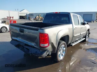 2013 GMC Sierra 1500 SLE z VIN 3GTP1VE08DG322257, wystawiony jako IAAI lot #42021251 z przebiegiem 213 501 mil mil oraz . Historia ofert i sprzedaży dostępna na DreamBid. Obrazek 4.