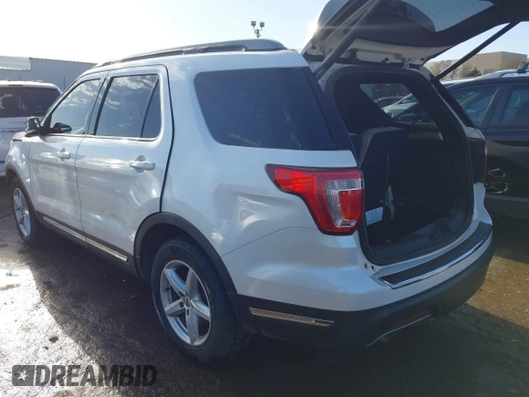 2018 Ford Explorer XLT with VIN 1FM5K7DHXJGA03632, listed as a IAAI auction lot 41748969 with 120,243 mi miles and . Bid and sale history available at DreamBid. Image 3.