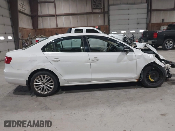 2011 Volkswagen Jetta SEL with VIN 3VWLZ7AJ3BM392813, listed as a IAAI auction lot 41922952 with 194,533 mi miles and . Bid and sale history available at DreamBid. Image 13.