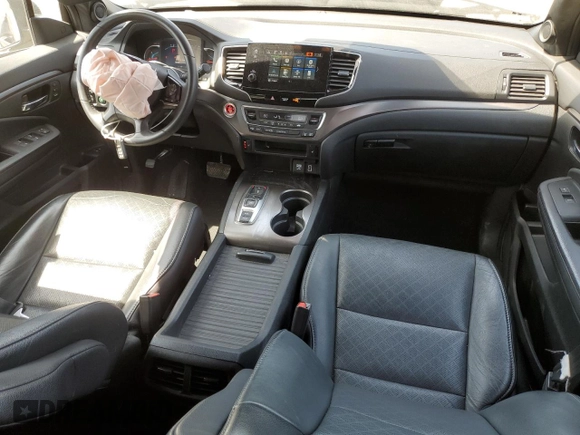 2021 Honda Passport EX-L with VIN 5FNYF7H58MB004010, listed as a Copart auction lot 49395925 with 45,864 mi miles and Salvage Title. Bid and sale history available at DreamBid. Image 8.