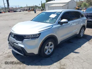 2021 Kia Sorento LX z VIN 5XYRG4LC5MG021586, wystawiony jako IAAI lot #42000187 z przebiegiem 81 046 mil mil oraz . Historia ofert i sprzedaży dostępna na DreamBid. Obrazek 20.