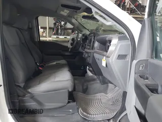 2022 Ford F-150 XL z VIN 1FTEW1EB9NKD69780, wystawiony jako IAAI lot #42572005 z przebiegiem Nie podano mil oraz . Historia ofert i sprzedaży dostępna na DreamBid. Obrazek 5.