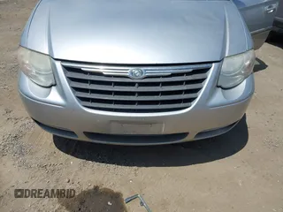2007 Chrysler Town & Country Touring with VIN 2A8GP54L27R358317, listed as a IAAI auction lot 42492735 with 138,165 mi miles and . Bid and sale history available at DreamBid. Image 6.