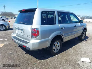2007 Honda Pilot LX with VIN 5FNYF18167B027915, listed as a IAAI auction lot 41819509 with 206,684 mi miles. Bid and sale history available at carsss.com. Image 4.
