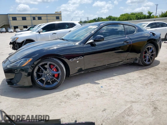 2014 Maserati GranTurismo Sport z VIN ZAM45VLAXE0083282, wystawiony jako Copart lot #61799155 z przebiegiem 71 517 mil mil oraz Szkoda całkowita • Salvage title. Historia ofert i sprzedaży dostępna na DreamBid. Obrazek 1.