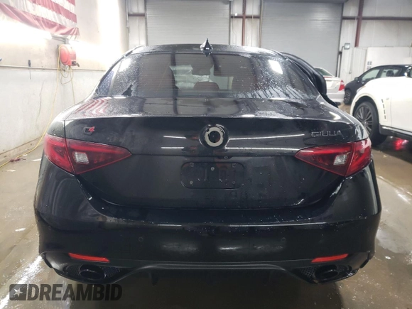 2019 Alfa Romeo Giulia Ti z VIN ZARFANBN7K7608174, wystawiony jako Copart lot #85051934 z przebiegiem 50 824 mil mil oraz Szkoda całkowita • Salvage title. Historia ofert i sprzedaży dostępna na DreamBid. Obrazek 6.