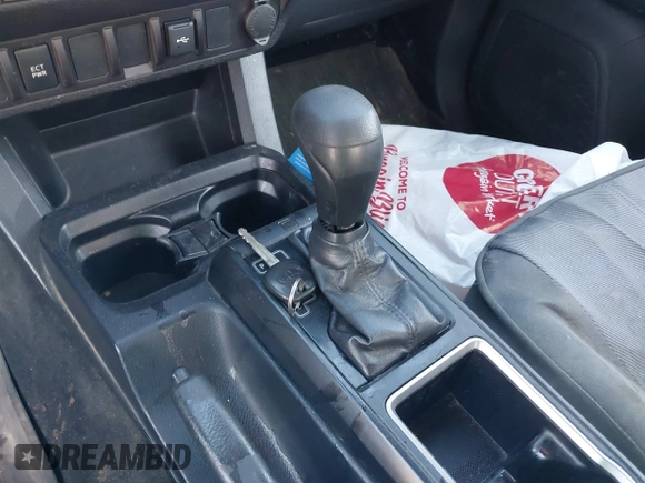 2020 Toyota Tacoma SR with VIN 3TYRX5GN0LT000913, listed as a IAAI auction lot 42520385 with 44,381 mi miles and . Bid and sale history available at DreamBid. Image 11.