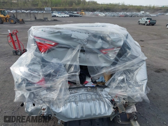 2015 Toyota Camry XLE with VIN 4T1BF1FK1FU947213, listed as a IAAI auction lot 42124396 with 246,344 mi miles and . Bid and sale history available at DreamBid. Image 6.