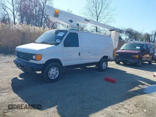2007 Ford Econoline Cargo with VIN 1FTSE34L47DA57417, listed as a IAAI auction lot 41832862 with 124,517 mi miles. Bid and sale history available at carsss.com. Image 17.