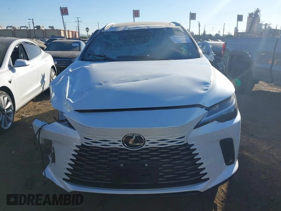 2024 Lexus RX 350h z VIN 2T2BBMCA3RC060822, wystawiony jako IAAI lot #40922424 z przebiegiem 838 mil mil oraz . Historia ofert i sprzedaży dostępna na DreamBid. Obrazek 12.