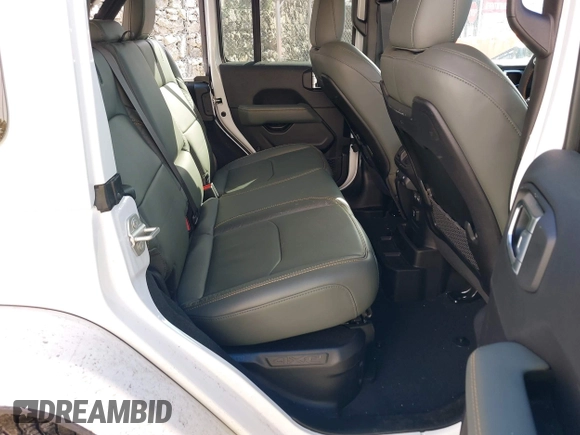 2024 Jeep Wrangler High Altitude z VIN 1C4RJXU60RW176763, wystawiony jako IAAI lot #41508931 z przebiegiem 11 026 mil mil oraz . Historia ofert i sprzedaży dostępna na DreamBid. Obrazek 8.