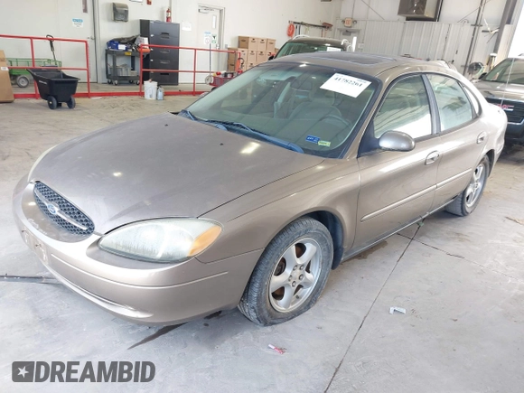 2002 Ford Taurus SES Standard with VIN 1FAFP55U32A171004, listed as a IAAI auction lot 41782261 with 105,967 mi miles. Bid and sale history available at carsss.com. Image 2.