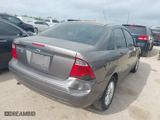 2007 Ford Focus S with VIN 1FAFP34N97W222420, listed as a IAAI auction lot 41938444 with 49,080 mi miles. Bid and sale history available at carsss.com. Image 4.