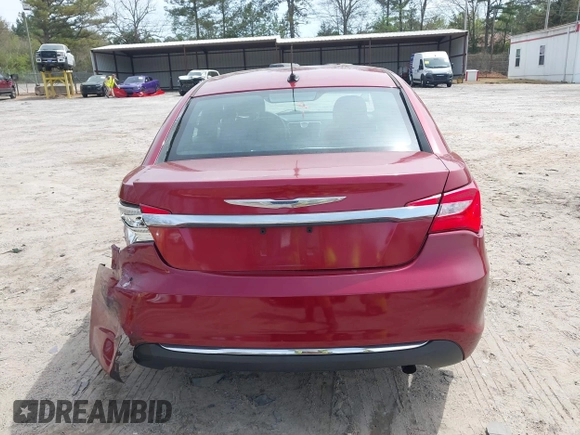 2014 Chrysler 200 LX z VIN 1C3CCBAB1EN209312, wystawiony jako IAAI lot #41932302 z przebiegiem 143 335 mil mil oraz . Historia ofert i sprzedaży dostępna na DreamBid. Obrazek 16.