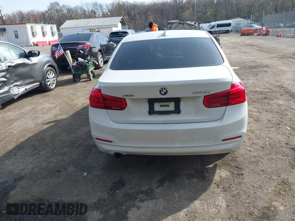 2018 BMW 3 Series 320i xDrive with VIN WBA8E5G53JNV03347, listed as a IAAI auction lot 41908985 with 122,111 mi miles. Bid and sale history available at carsss.com. Image 16.