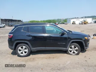 2018 Jeep Compass Latitude with VIN 3C4NJDBB1JT191490, listed as a IAAI auction lot 42429761 with 61,100 mi miles and . Bid and sale history available at DreamBid. Image 13.