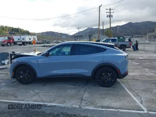 2024 Ford Mustang Mach-E Select с VIN 3FMTK1R47RMA03731, выставлен на аукционе IAAI как лот 41778026 с пробегом Не указан миль и . История ставок и продаж доступна на DreamBid. Изображение 13.