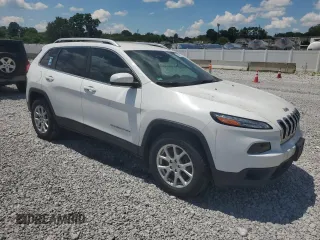 2017 Jeep Cherokee Latitude with VIN 1C4PJMCB6HD215855, listed as a Copart auction lot 63492755 with 155,936 mi miles and Clean title. Bid and sale history available at DreamBid. Image 4.