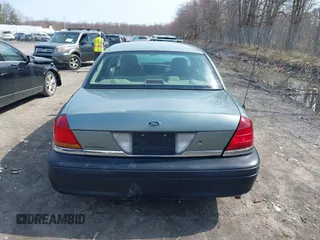 2005 Ford Crown Victoria Standard с VIN 2FAFP73W25X121741, выставлен на аукционе IAAI как лот 42059966 с пробегом 99 667 миль миль и . История ставок и продаж доступна на DreamBid. Изображение 16.