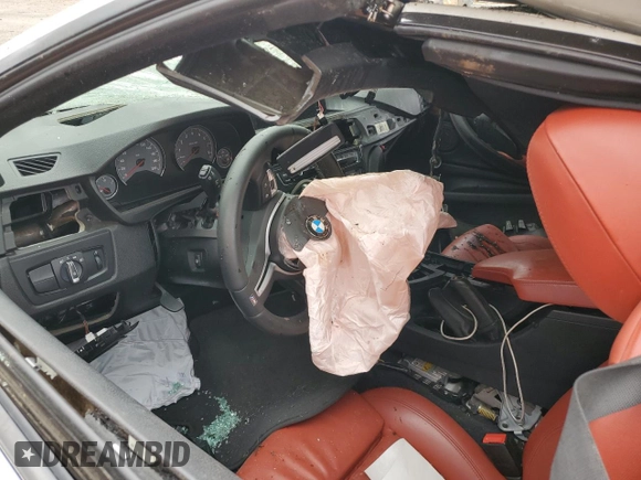 2015 BMW M4 z VIN WBS3U9C57FP967999, wystawiony jako Copart lot #47906424 z przebiegiem Nie podano mil oraz Szkoda całkowita • Salvage title. Historia ofert i sprzedaży dostępna na DreamBid. Obrazek 8.