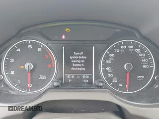 2017 Audi Q5 Premium Plus z VIN WA1L2AFP3HA006778, wystawiony jako IAAI lot #42198412 z przebiegiem 187 124 mil mil oraz . Historia ofert i sprzedaży dostępna na DreamBid. Obrazek 7.
