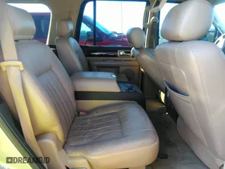 2005 Lincoln Navigator Luxury with VIN 5LMFU27505LJ13912, listed as a IAAI auction lot 41539095 with 1 mi miles. Bid and sale history available at carsss.com. Image 8.
