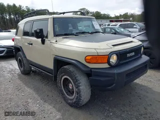 2010 Toyota FJ Cruiser with VIN JTEBU4BF1AK095319, listed as a IAAI auction lot 41721065 with 126,262 mi miles. Bid and sale history available at carsss.com. Image 1.