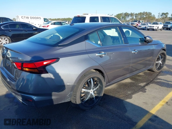 2019 Nissan Altima 2.5 SV with VIN 1N4BL4DV9KN300192, listed as a IAAI auction lot 41880131 with 144,983 mi miles. Bid and sale history available at carsss.com. Image 4.