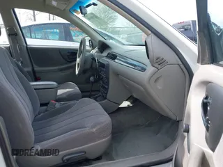 2001 Chevrolet Malibu with VIN 1G1ND52J016208240, listed as a IAAI auction lot 42108144 with 109,807 mi miles. Bid and sale history available at carsss.com. Image 5.