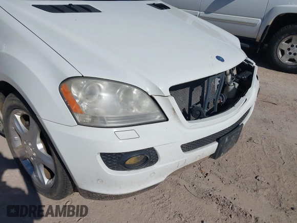 2008 Mercedes-Benz M 350 with VIN 4JGBB86E88A323377, listed as a IAAI auction lot 42212091 with Not Provided miles and . Bid and sale history available at DreamBid. Image 14.