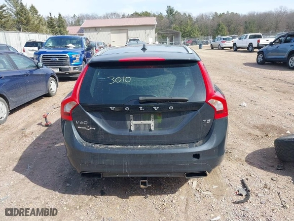 2015 Volvo V60 T5 Drive-E Premier with VIN YV140MEK1F1258057, listed as a IAAI auction lot 41813010 with 191,118 mi miles. Bid and sale history available at carsss.com. Image 17.
