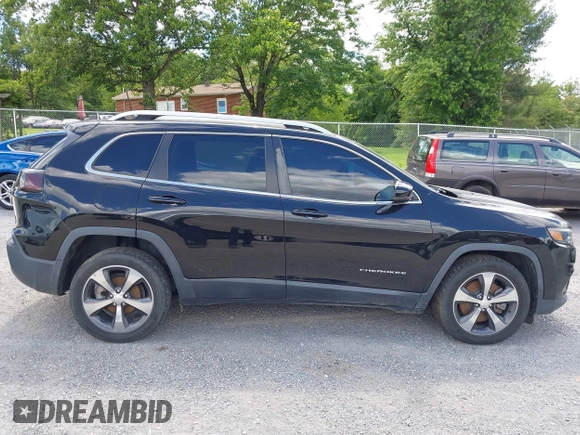 2019 Jeep Cherokee Limited z VIN 1C4PJLDNXKD128289, wystawiony jako IAAI lot #42335271 z przebiegiem 77 523 mil mil oraz . Historia ofert i sprzedaży dostępna na DreamBid. Obrazek 13.