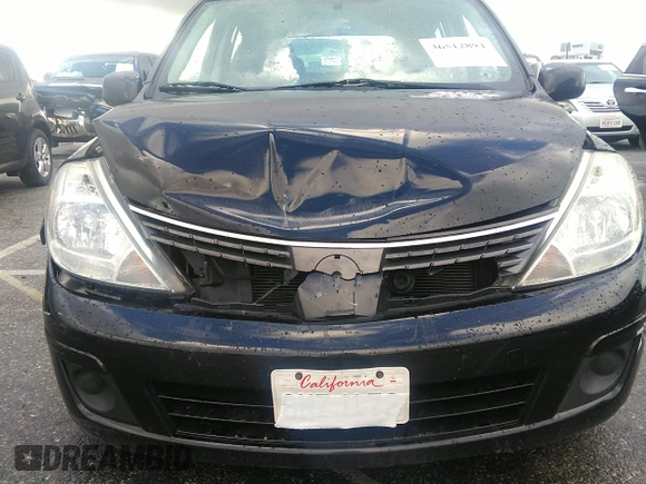 2007 Nissan Versa SL z VIN 3N1BC13E87L382677, wystawiony jako IAAI lot #36512894 z przebiegiem 144 906 mil mil oraz . Historia ofert i sprzedaży dostępna na DreamBid. Obrazek 6.