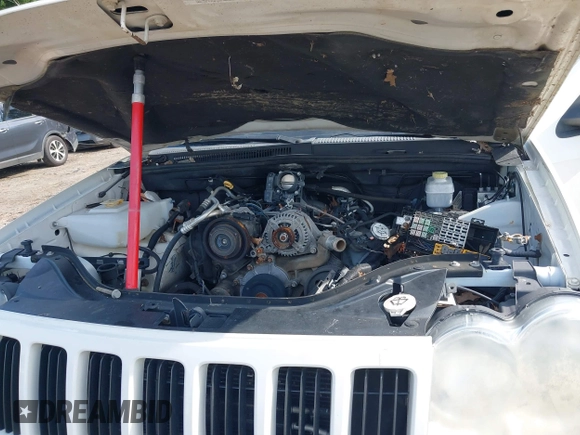 2008 Jeep Grand Cherokee Laredo with VIN 1J8GS48K28C229501, listed as a IAAI auction lot 42162413 with 1 mi miles. Bid and sale history available at carsss.com. Image 10.
