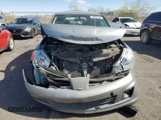 2011 Nissan Versa S z VIN 3N1BC1CP8BL514220, wystawiony jako Copart lot #54625595 z przebiegiem 45 495 mil mil oraz Szkoda całkowita • Salvage title. Historia ofert i sprzedaży dostępna na DreamBid. Obrazek 5.