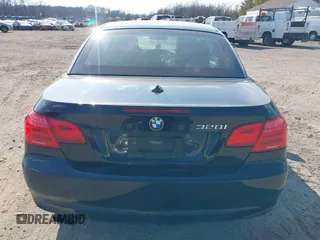 2013 BMW 3 Series 328i z VIN WBADW7C5XDE732643, wystawiony jako IAAI lot #41665789 z przebiegiem Nie podano mil oraz . Historia ofert i sprzedaży dostępna na DreamBid. Obrazek 15.