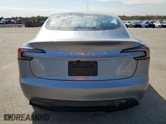 2025 Tesla Model 3 Long Range z VIN 5YJ3E1EBXSF979187, wystawiony jako Copart lot #53171955 z przebiegiem 198 mil mil oraz Szkoda całkowita • Salvage title. Historia ofert i sprzedaży dostępna na DreamBid. Obrazek 6.