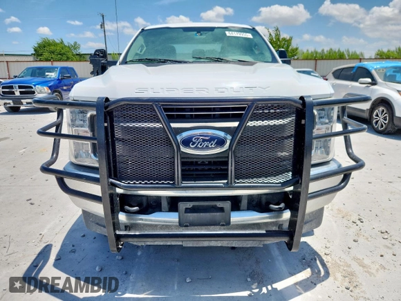 2019 Ford F-250 XL with VIN 1FT7X2B60KEF03136, listed as a Copart auction lot 64179955 with Not provided miles and Salvage title. Bid and sale history available at DreamBid. Image 5.